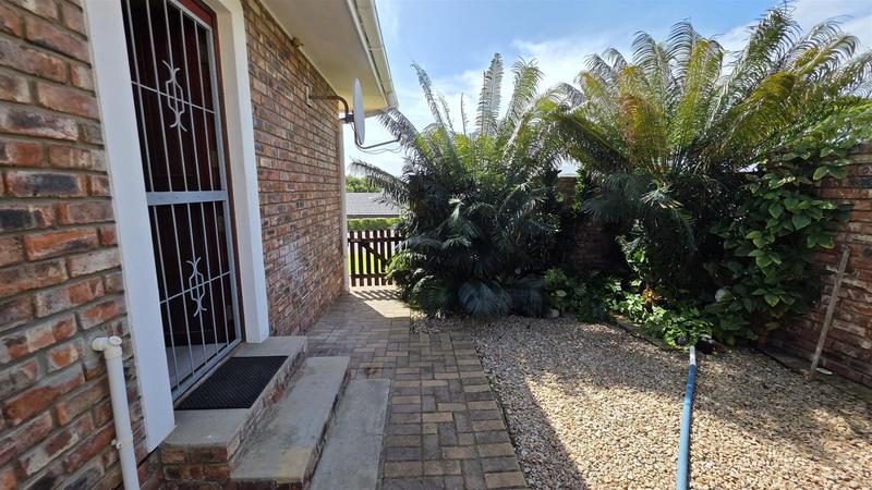 3 Bedroom Property for Sale in Fraaiuitsig Western Cape